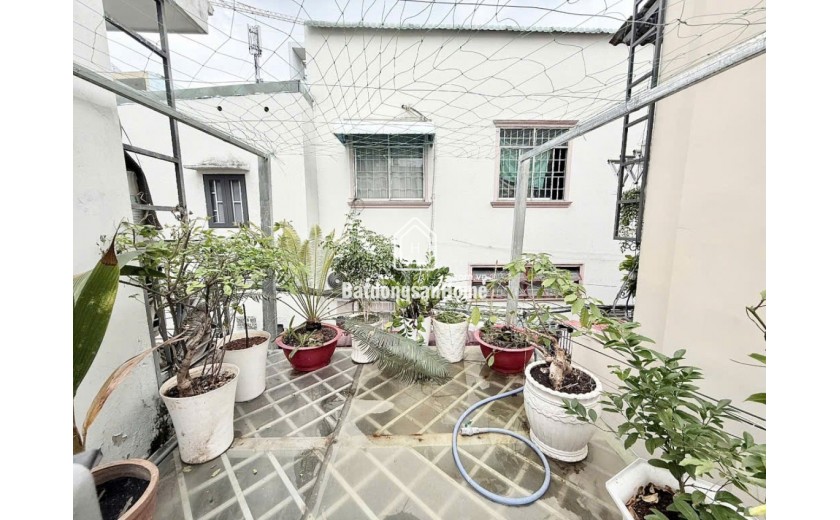 Nhà Nở hậu HXH 130m2, tặng GPXD – Nguyên Hồng QV